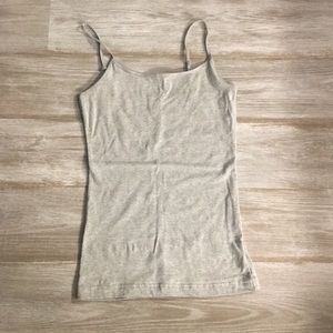 gray tank top